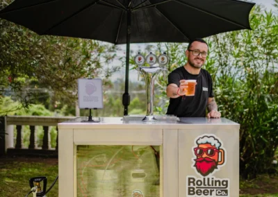 Rolling Beer Company: Micro Cervecería artesanal con cervecería móvil. Llevamos cervezas únicas a cualquier lugar y creamos experiencias inolvidables, Cervecería Artesanal en Quito - Ecuador.